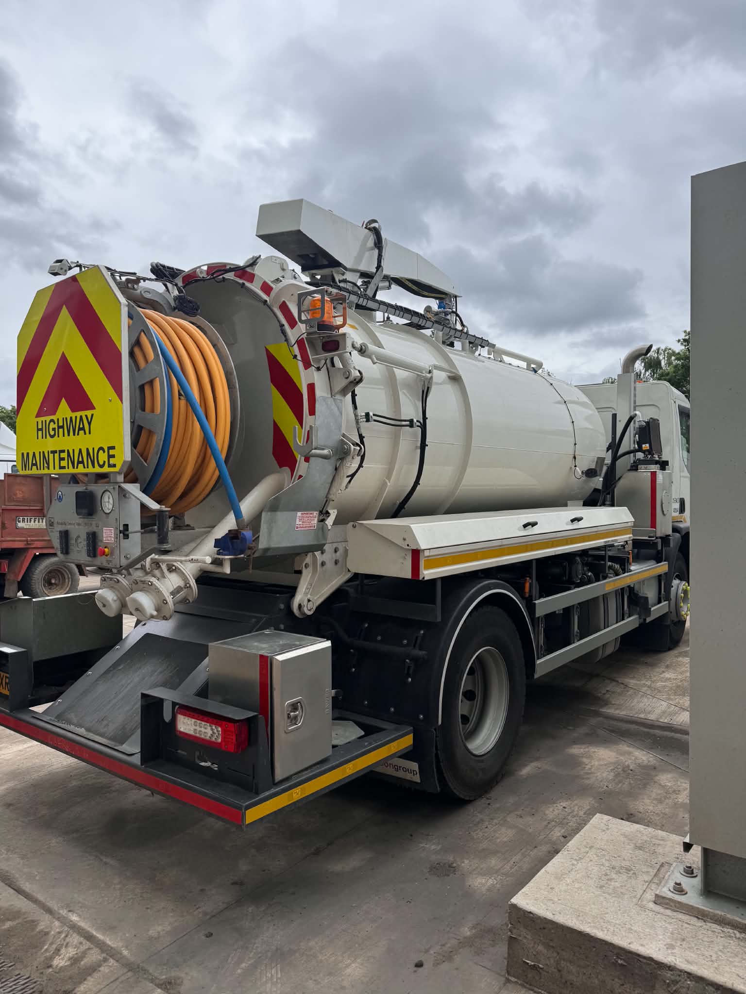 Combination vacuum tanker unit serving Yorkshire